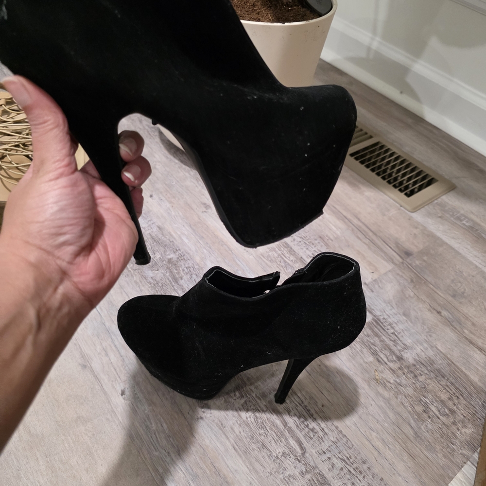 Chic Black Women's Stiletto Heels